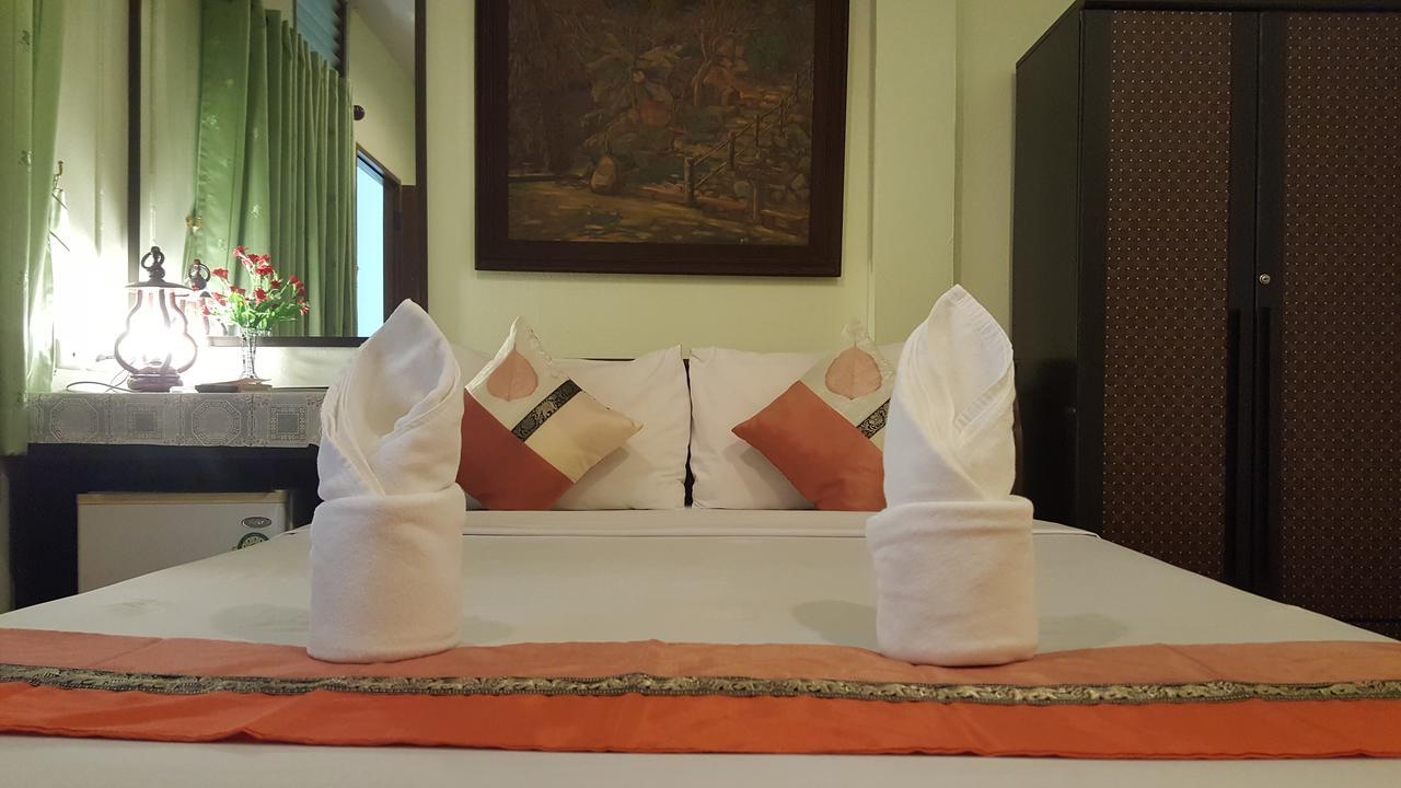 Khaolak Grand City Као Лак Стая снимка